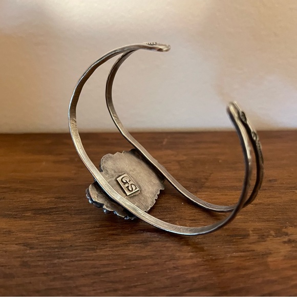 Navajo Coral & Silver Cuff - Picture 5 of 5